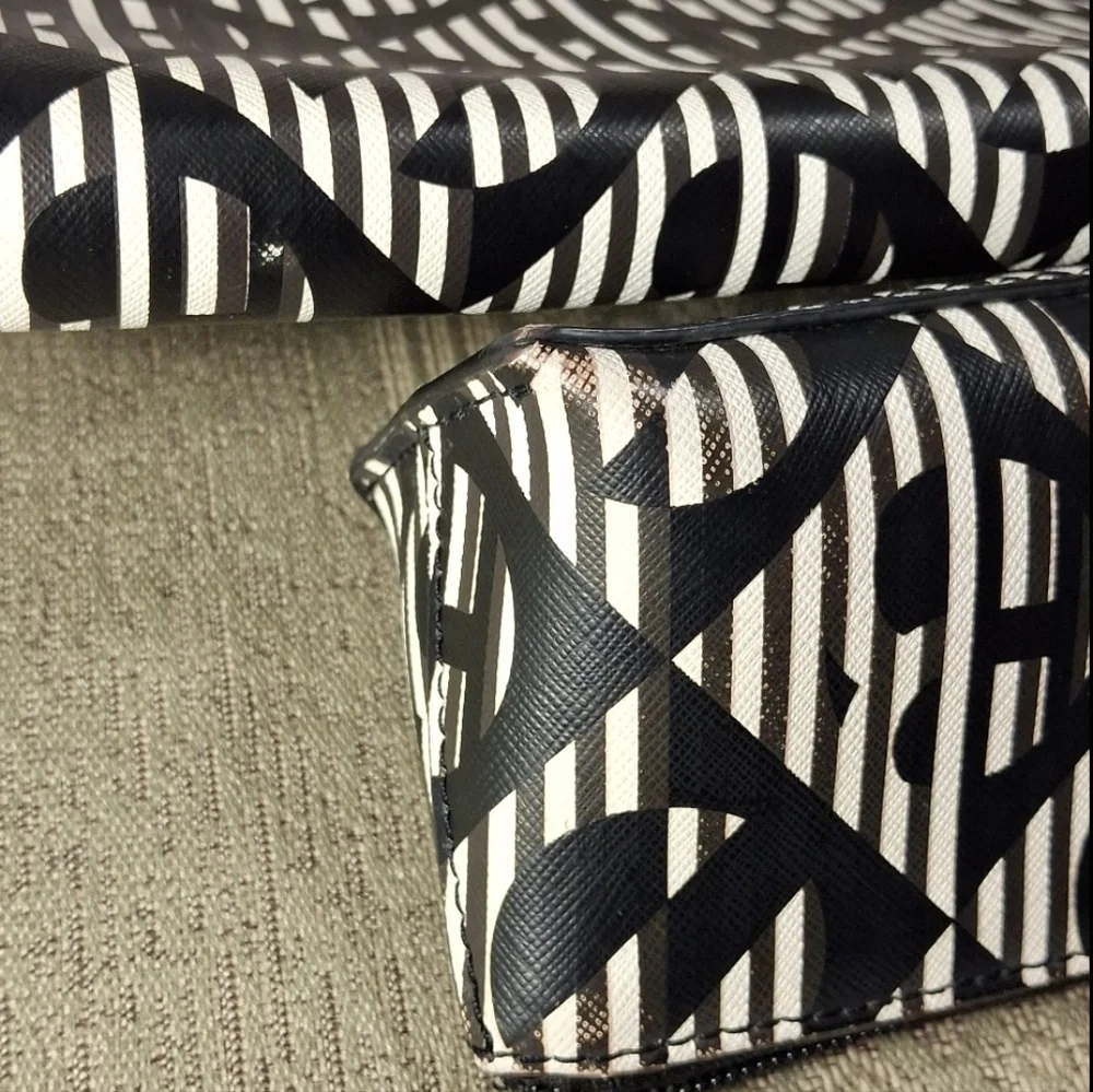 Bundle Henri Bendel West 57th Modern Monogram 13